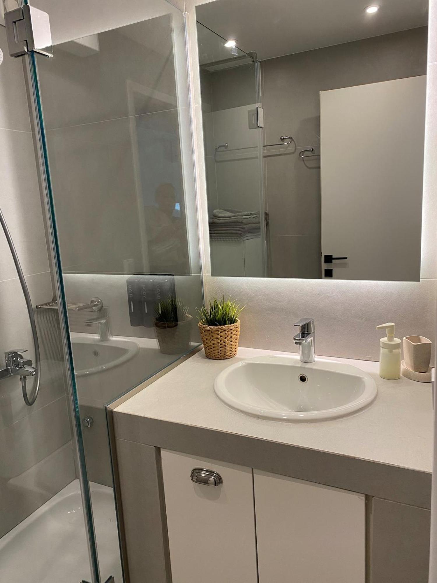 Bright, Cosy Studio Close To Glyfada Beach & Center Athènes Extérieur photo